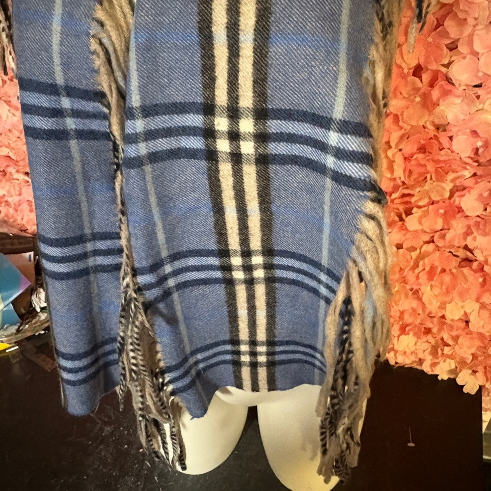 Authentic Burberry 100% Cashmere Made in England Blue Nova Check Plaid Fringe - Picture 2 of 5